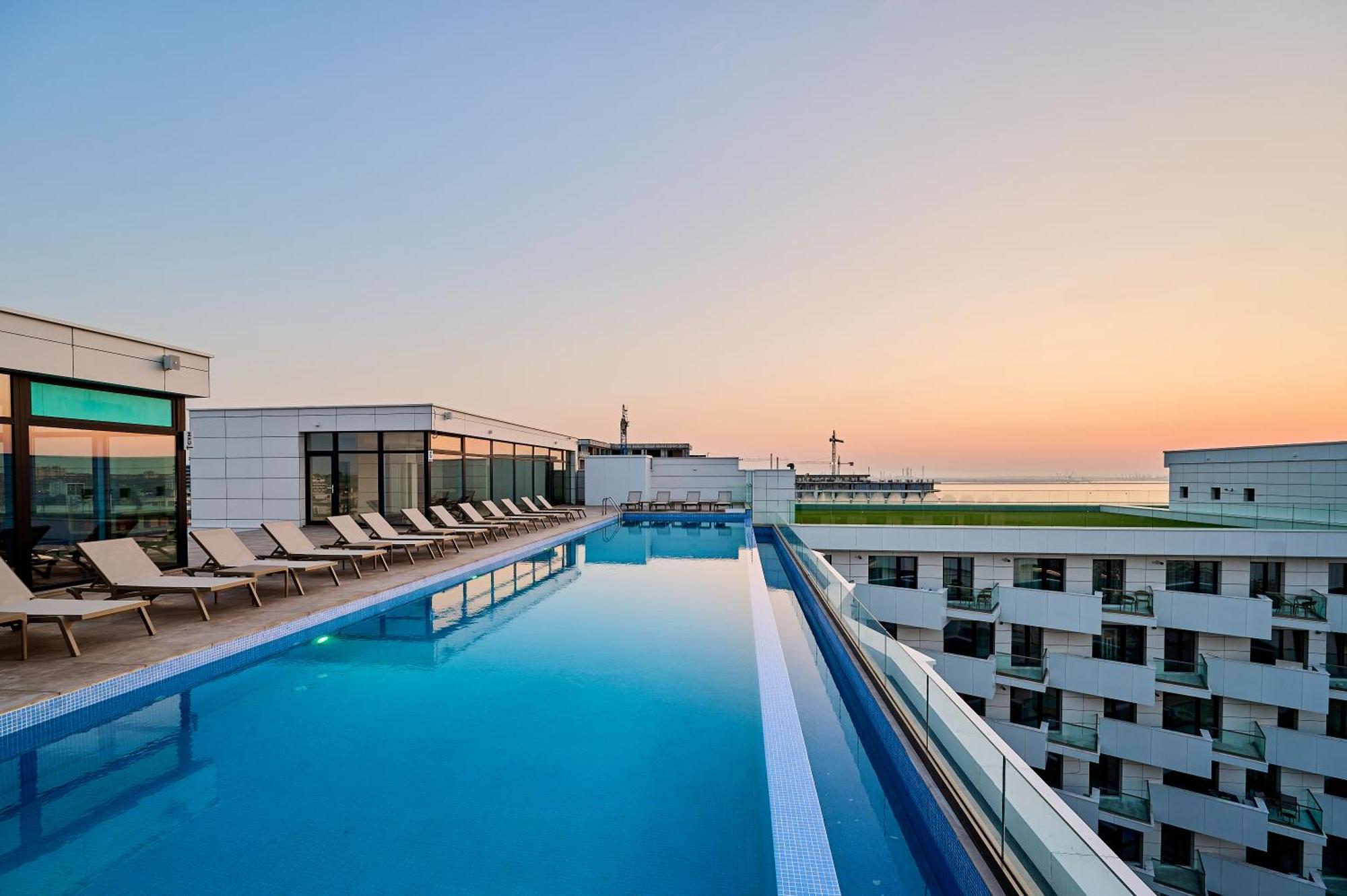 Crystal Beach - Infinity Pool & Spa Resort 那沃达利 外观 照片